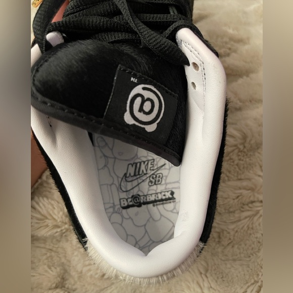 Nike Medicom Toy x Dunk Low SB 'BE@RBRICK' Sneaker. - Picture 8 of 13
